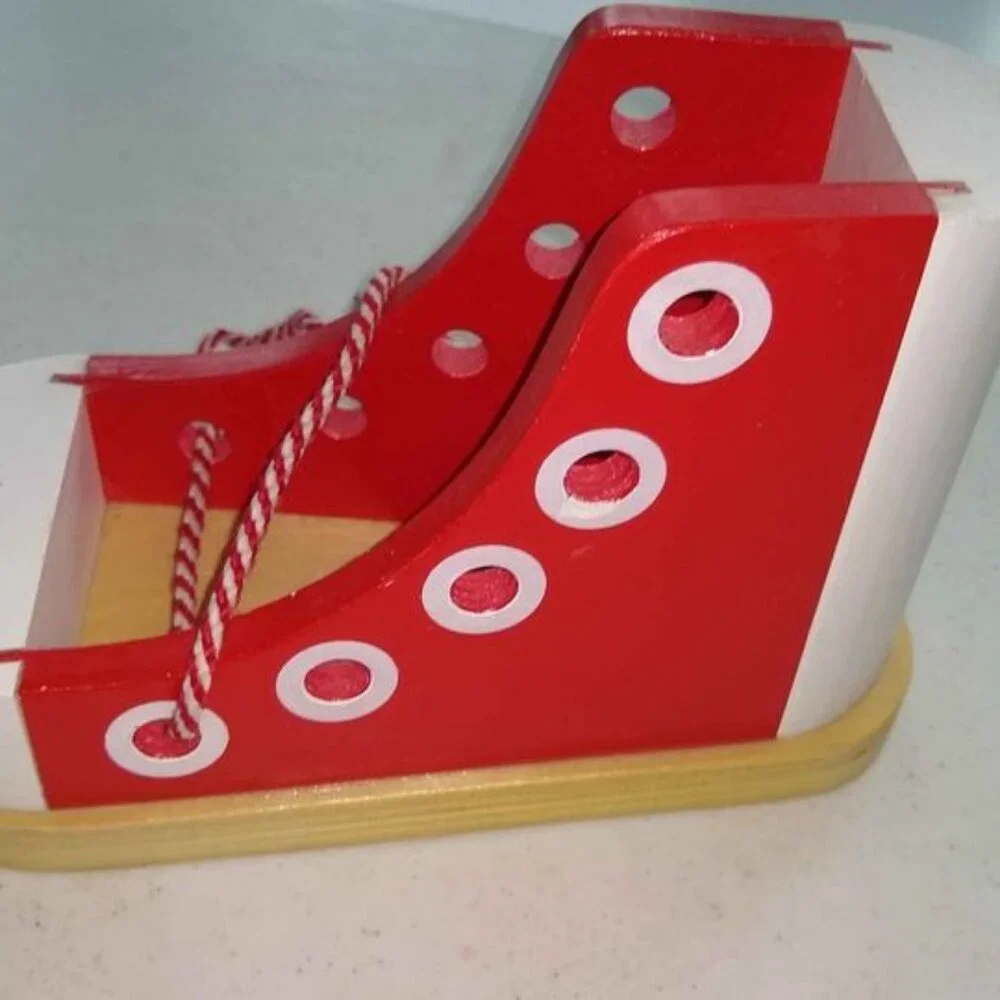 Melissa & Doug Deluxe Wood Lacing Sneaker Used